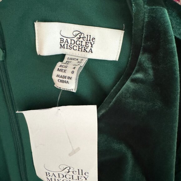 Badgley Mischka V-Neck Long Sleeve Green Velvet Dress - Size 0 - Picture 7 of 7